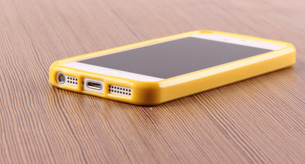 選購iPhone復(fù)古保護(hù)殼 果凍軟膠套的時(shí)尚與實(shí)用解析